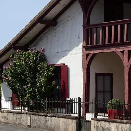 Genevieve D' Aubin Dom wakacyjny *